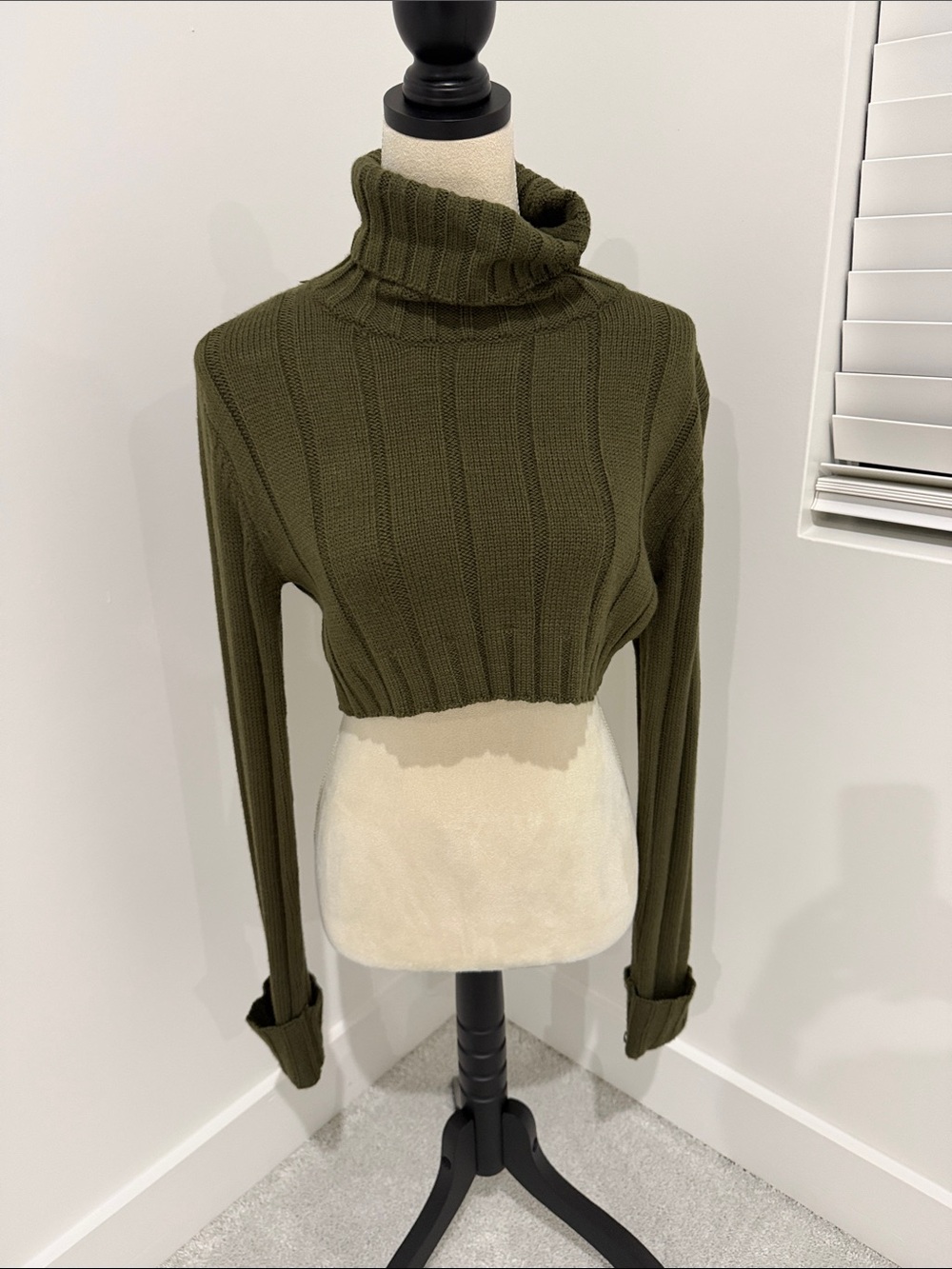 Hera Collection Olive Green Cropped Turtleneck Sweater